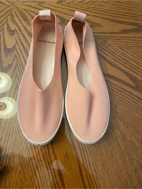 Peach Slip-On Mules — Casual Comfort